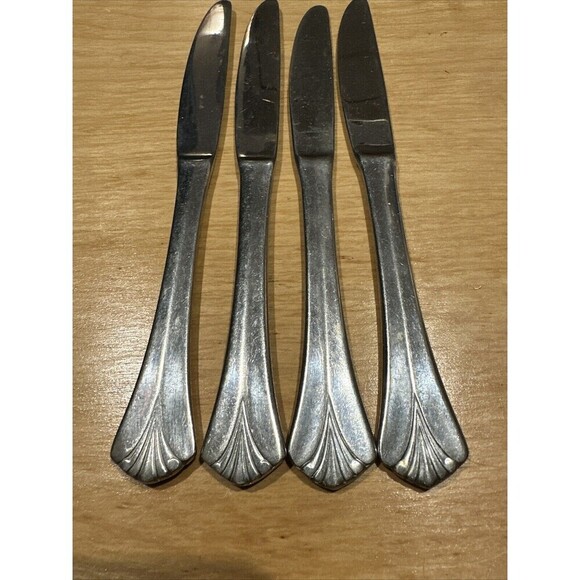 Pfaltzgraff ASHCROFT Stainless Dinner Knives Set Of 4 - Picture 2 of 6